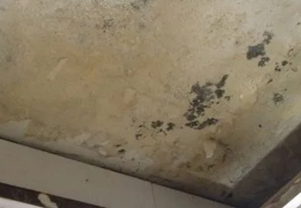 大连阳台漏水维修公司分享下大连卫生间渗水维修需要注意哪些问题。